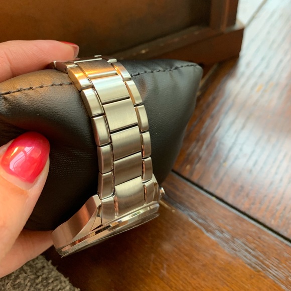 Authentic HUGO BOSS 47mm Stainless steel watch - Picture 5 of 8